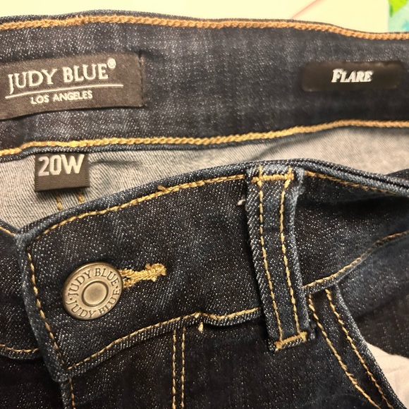 Judy Blue Dark Blue Flare Jeans dark wash raw hem - Picture 5 of 5